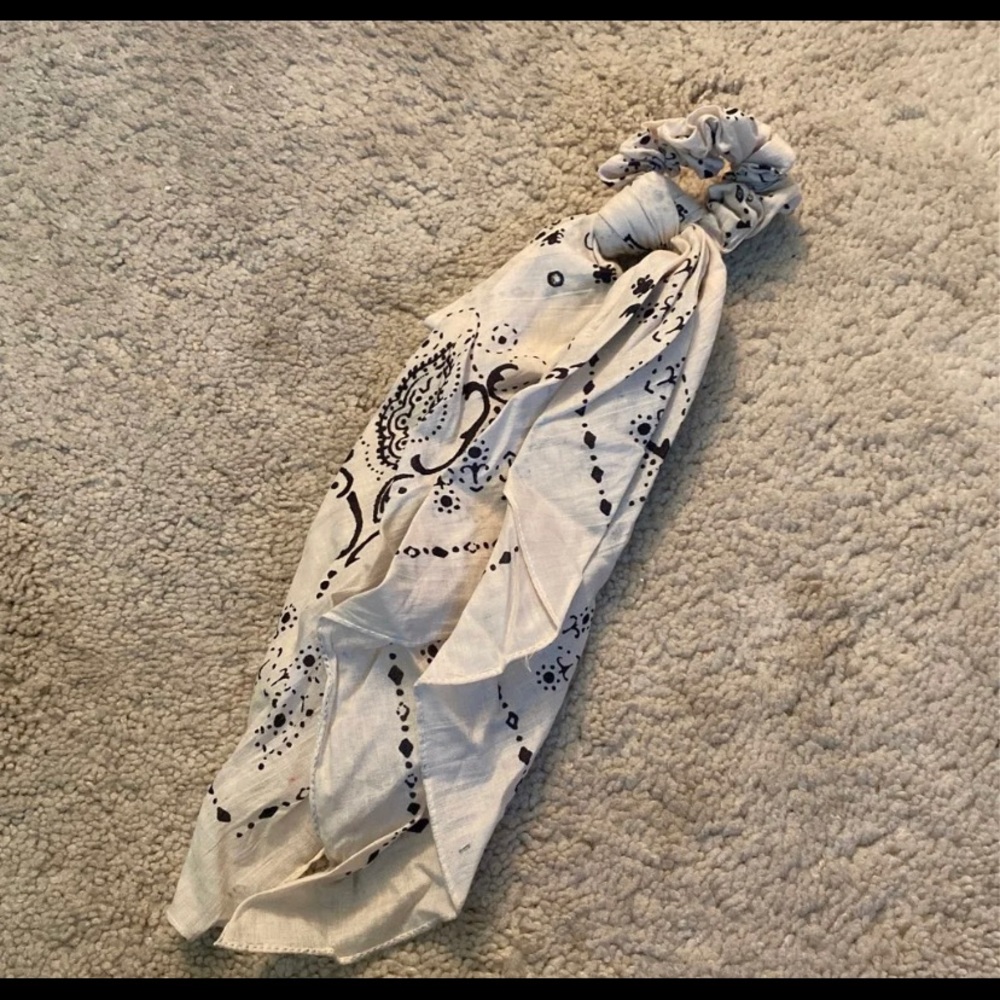 Hair schrunchie ribbon bandana fabric style